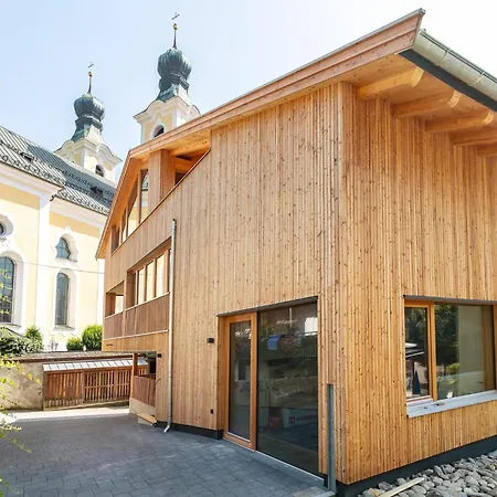 Hopfgarten Alpin Living 5 *